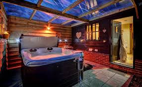 holiday lodge with hot tub